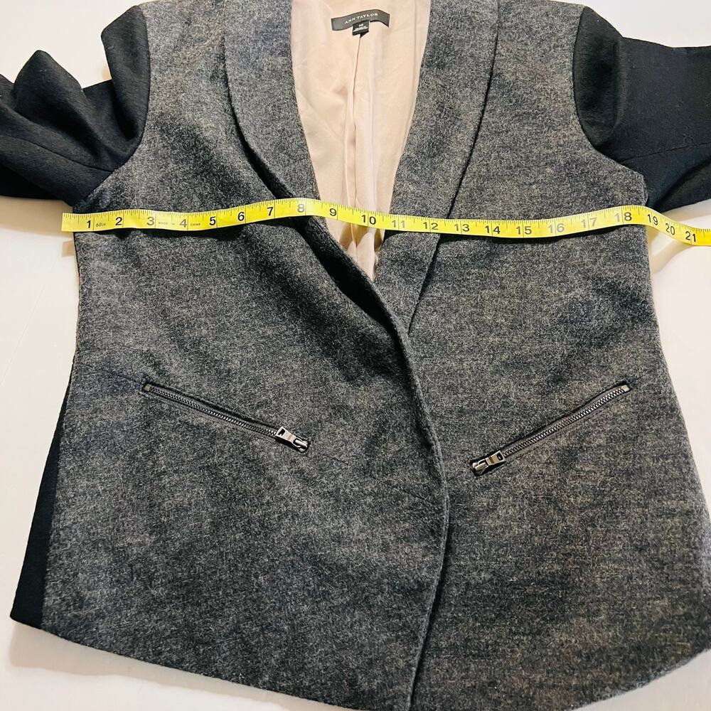 Ann Taylor Wool Blend Tuxedo Style Open Front Colorblock Blazer Sz 10 Gray Black - Picture 8 of 10
